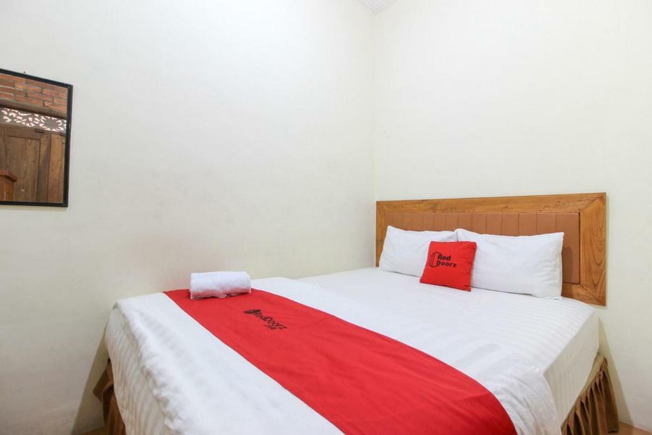 Reddoorz Near Amikom Yogyakarta 2 Maguwo Ngoại thất bức ảnh