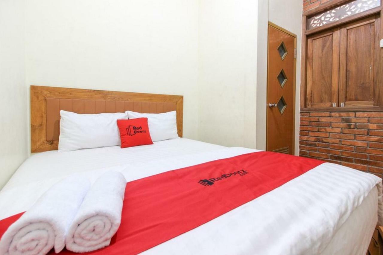 Reddoorz Near Amikom Yogyakarta 2 Maguwo Ngoại thất bức ảnh